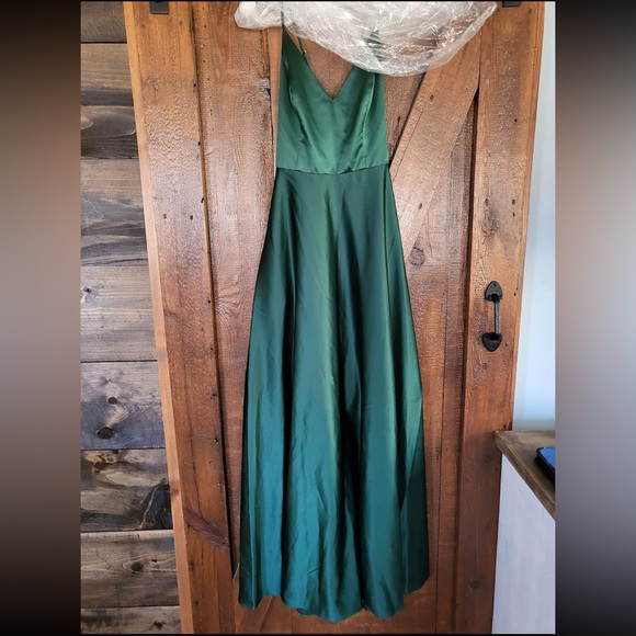 NWOT David’s Bridal Bridesmaid/Prom Juniper Green Long dress - Picture 3 of 5